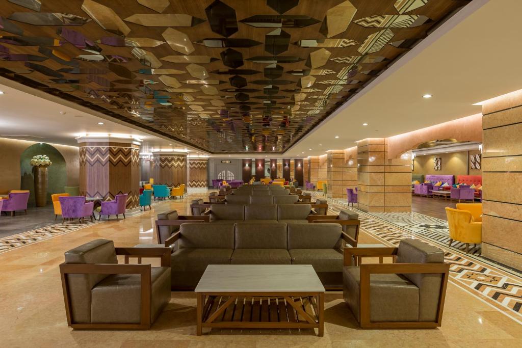 Горящие туры в отель Royal Taj Mahal Сиде Турция