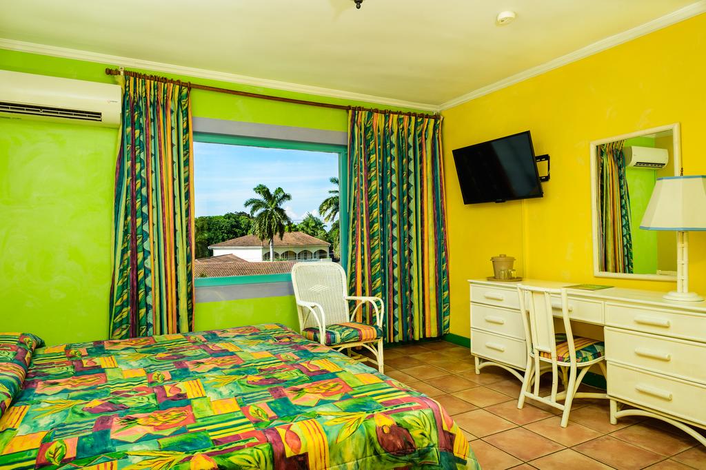 Отель, Ямайка, Монтего-Бэй, Doctors Cave Beach Hotel