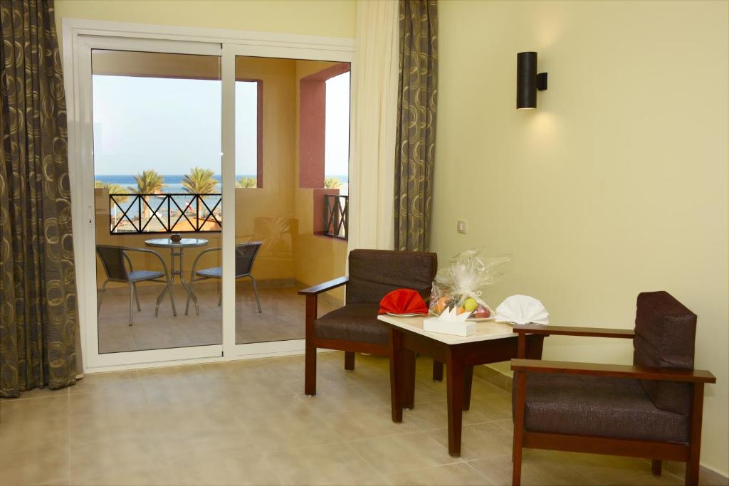 Відпочинок в готелі Casa Mare Resort (ex. Royal Tulip Beach Resort) Марса Алам