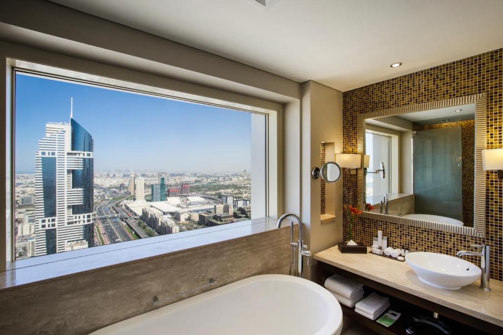 Отель, 5, The Tower Plaza Hotel Dubai (ex. Millennium Plaza)