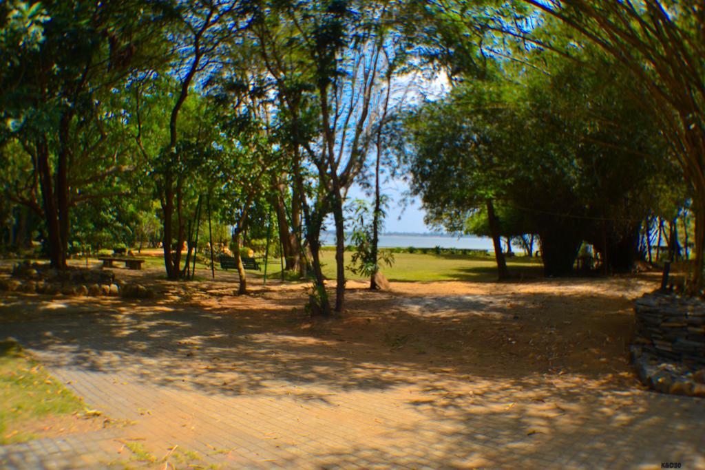 Анурадхапура Miridiya Lake Resort