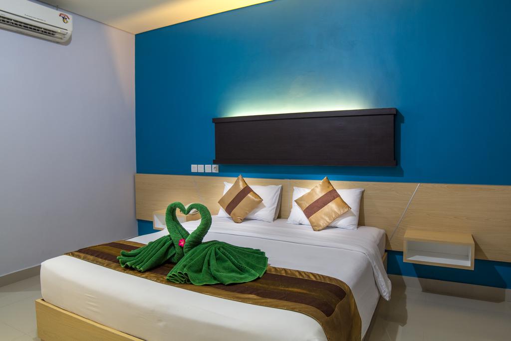 Hotel prices Bakung Beach Resort