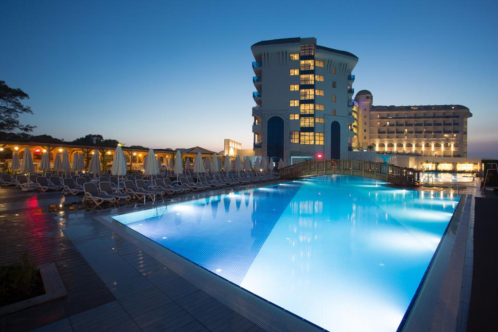 Отель, Water Side Resort & Spa