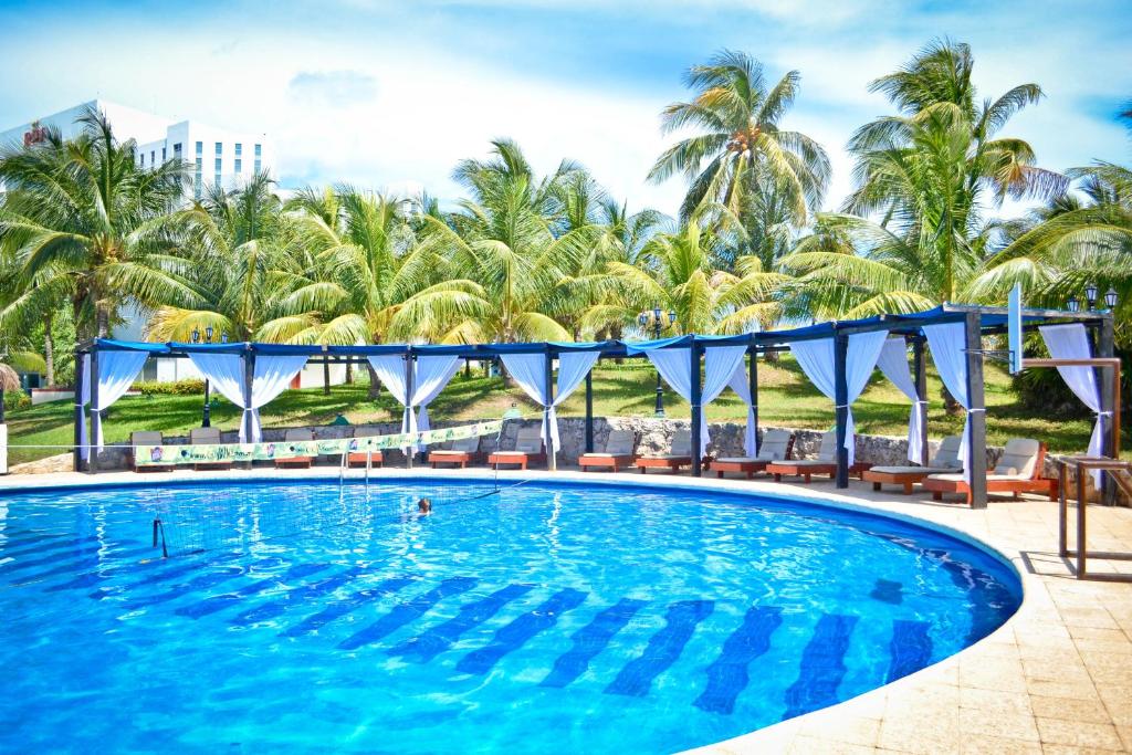 Відгуки туристів Hotel Dos Playas Faranda Cancún (ex. Celuisma Dos Playas Cancun)