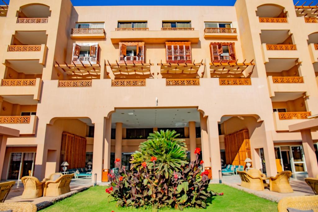 Continental Hotel Hurghada (ex. Movenpick Resort Hurghada) фото та відгуки