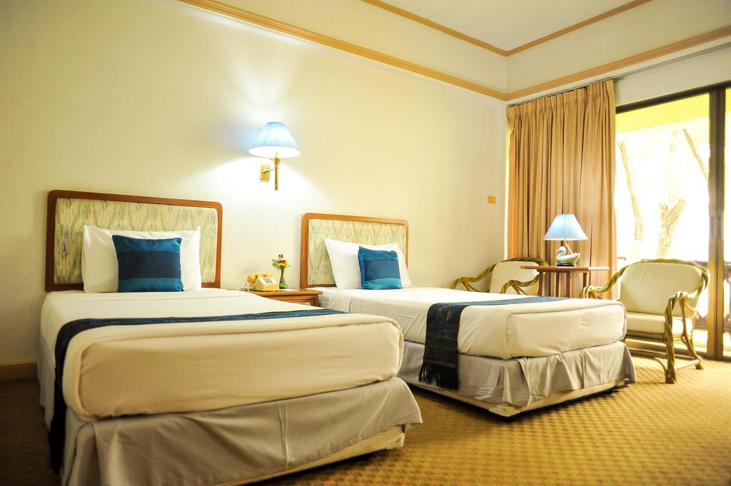 Цены в отеле Wiang Indra Riverside Resort (Rimkok Resort Hotel)
