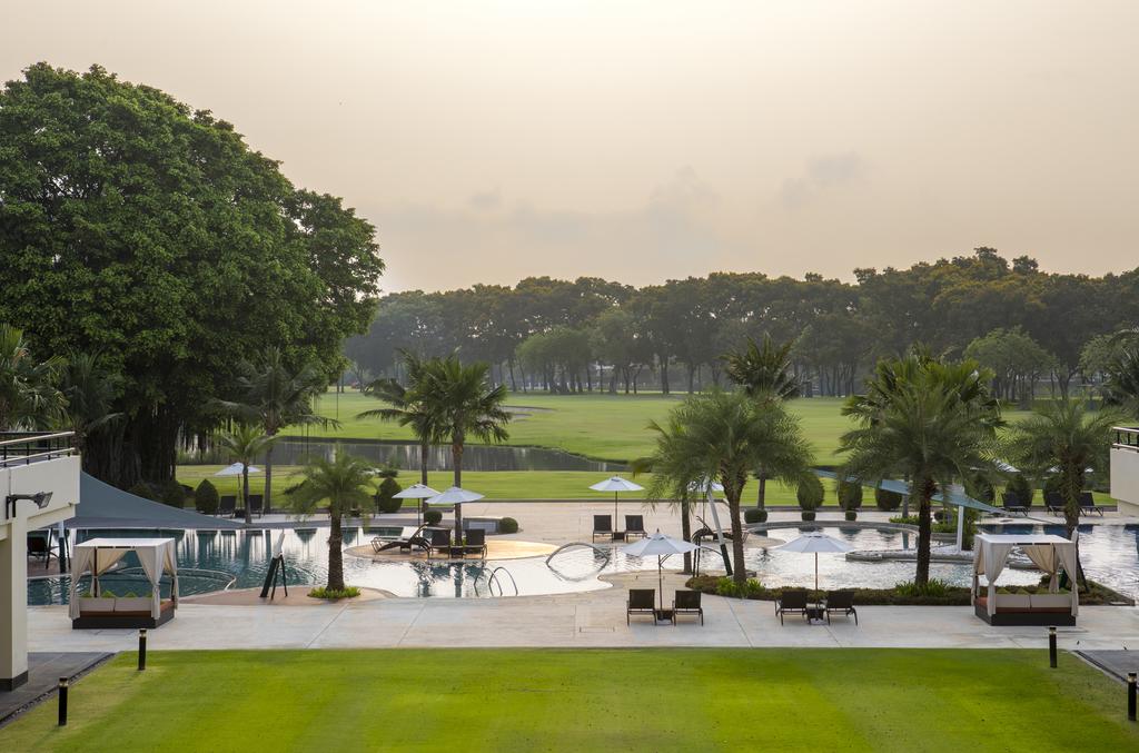 Отдых в отеле Eastin Thana City Golf Resort Bangkok Бангкок