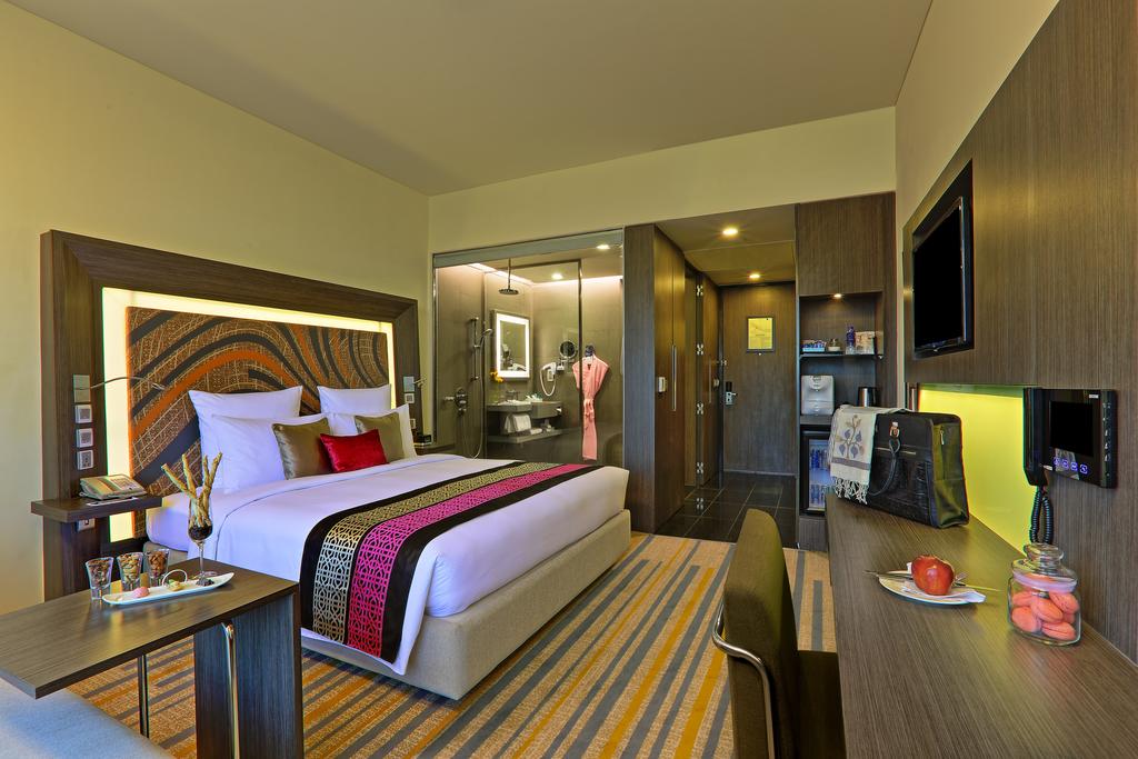 Туры в отель Novotel Kolkata Hotel and Residences Калькутта Индия