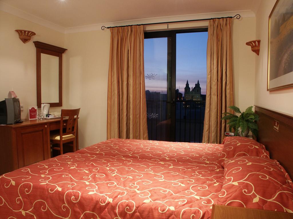 Відпочинок в готелі Solana Hotel Мелліха Мальта