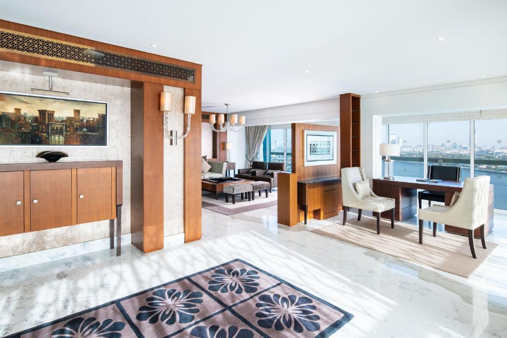 Отель, 5, Sheraton Dubai Creek Hotel & Towers