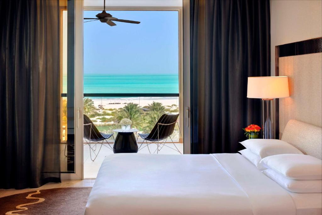Park Hyatt Abu Dhabi Hotel and Villas price
