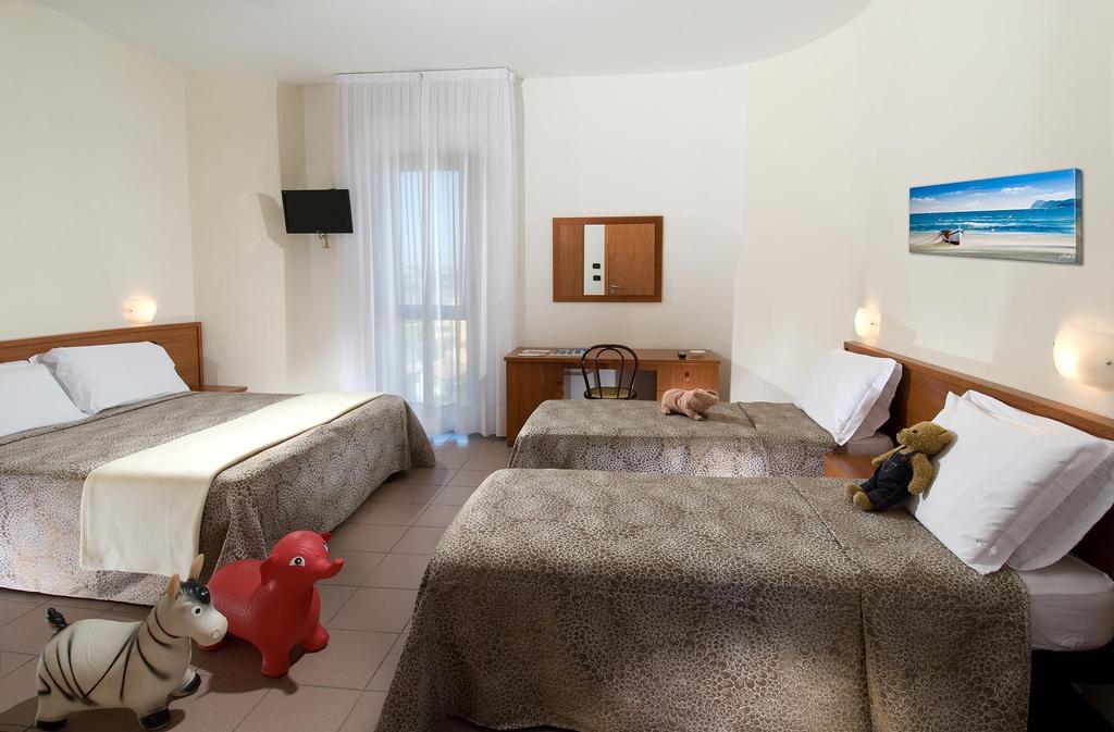 Відпочинок в готелі Nuovo Diana (Senigallia) Сенігаллія