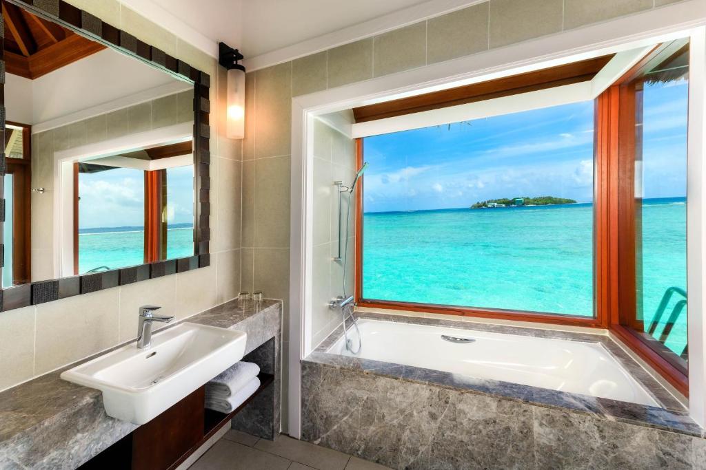 Ціни, Sheraton Maldives Full Moon Resorts & Spa