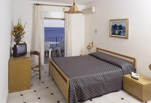Фото готелю Solemar Hotel (Sant'Alessio Siculo)