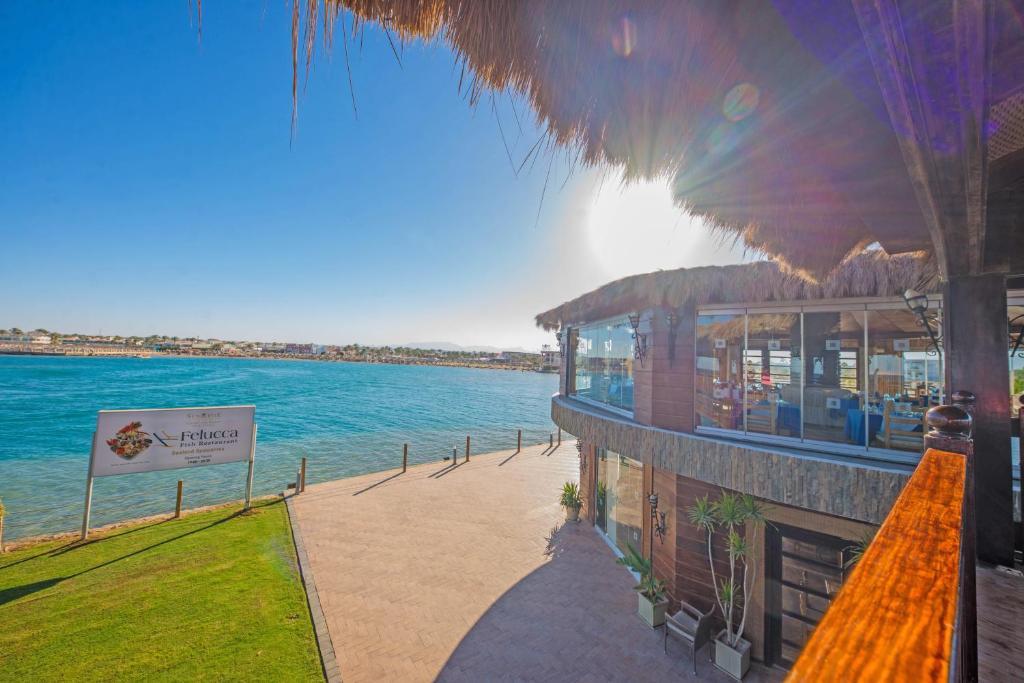 Отзывы гостей отеля Sunrise Crystal Bay Resort - Grand Select
