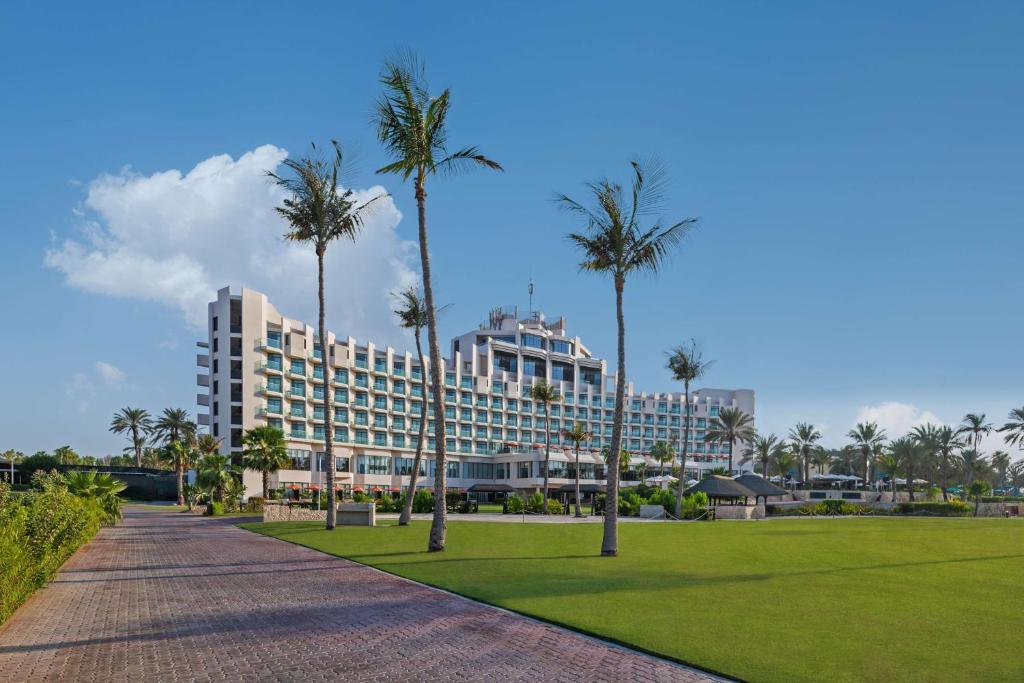 Отель, Ja Beach Hotel (ex. Jebel Ali Beach Hotel)