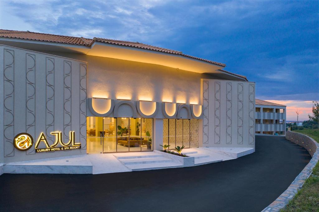 Ajul Luxury Hotel & Spa Resort, фото