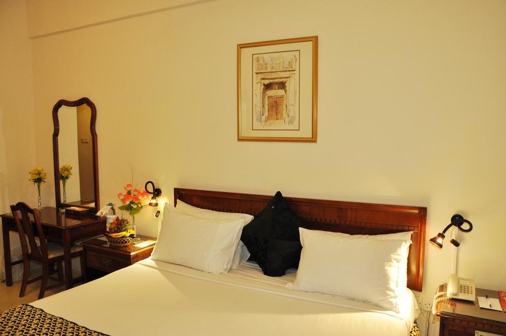 Ramee Guestline Hotel Apartments 2, фотографии