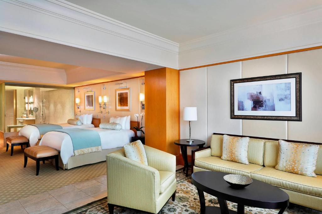 The Ritz-Carlton Dubai International Financial Centre цена