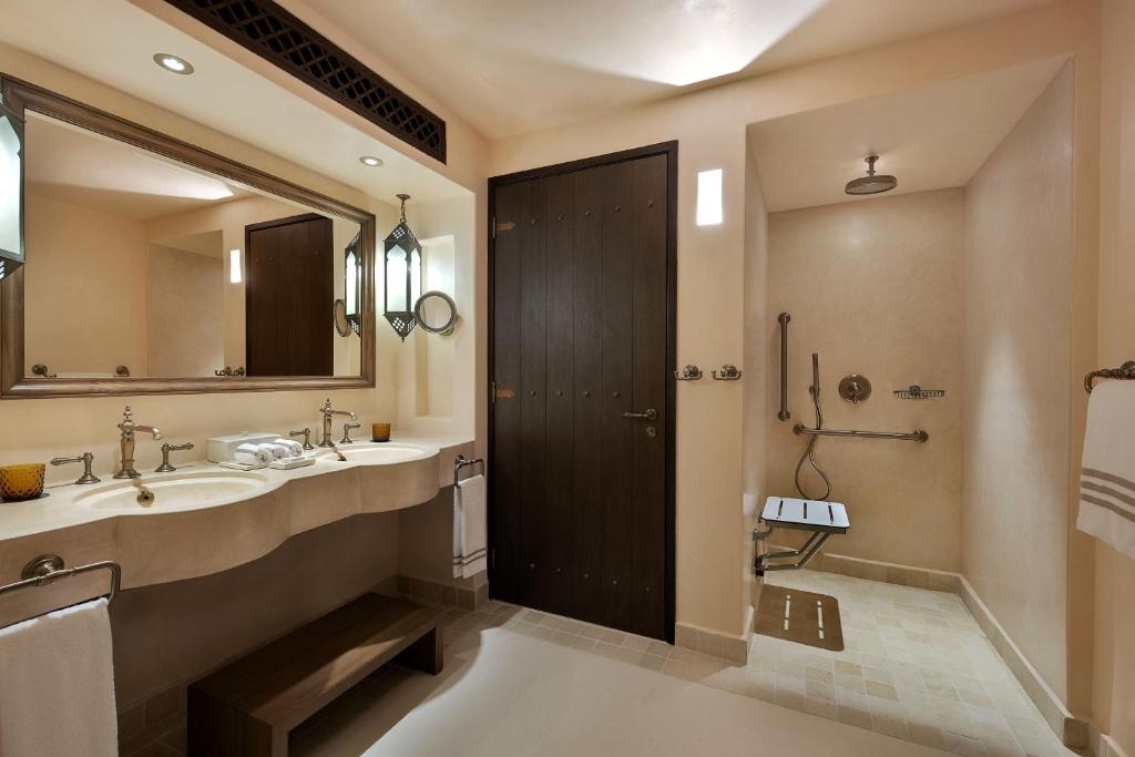 Al Wathba A Luxury Collection Desert Resort & Spa, ОАЭ, Абу-Даби, туры, фото и отзывы