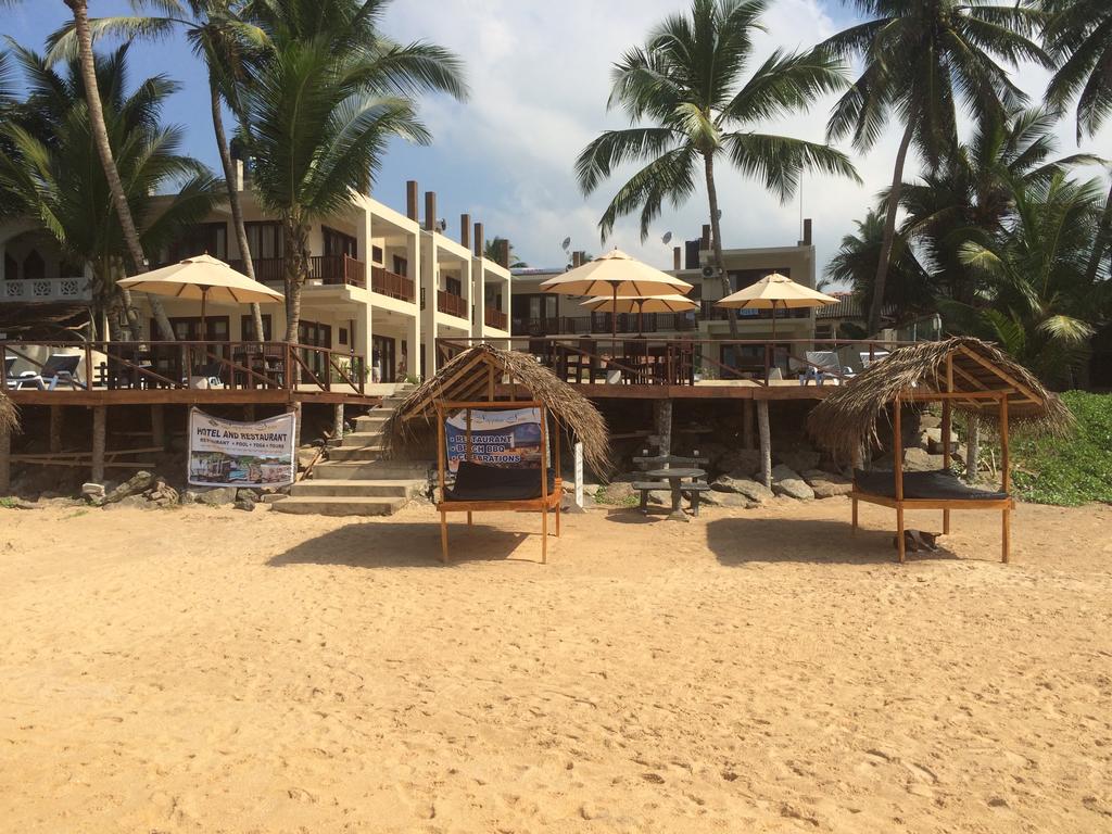 Горящие туры в отель Sapphire Seas Beachfront Hotel