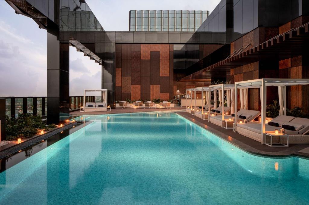 Doubletree by Hilton Dubai M Square Hotel & Residences, Дубай (город) цены