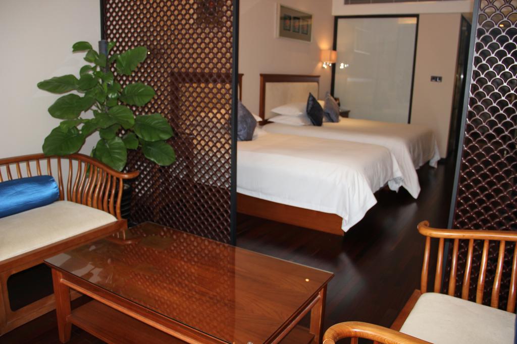Ssaw Boutique Hotel price
