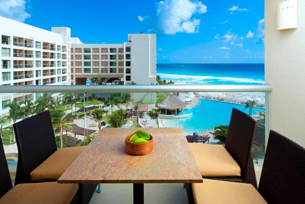Цены в отеле The Westin Lagunamar Ocean Resort Villas & Spa Cancun