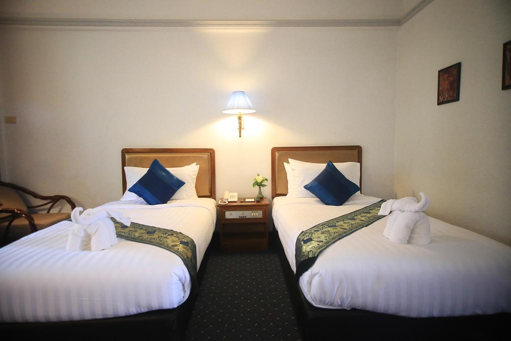 Отдых в отеле Wiang Indra Riverside Resort (Rimkok Resort Hotel) Чианграй