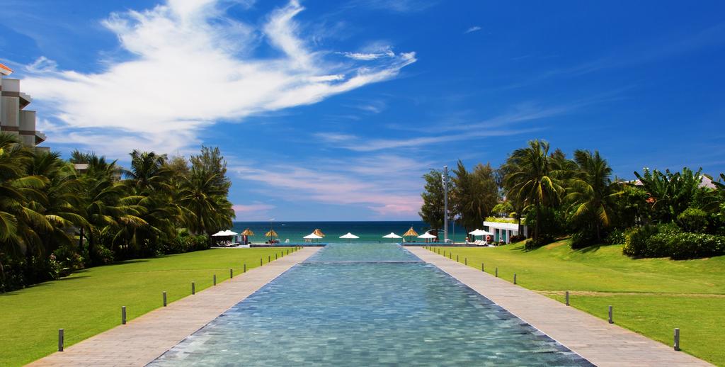 Цены в отеле Pullman Danang Beach Resort