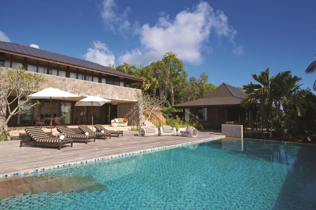 Горящие туры в отель Four Seasons Resort Маэ (остров) Сейшелы