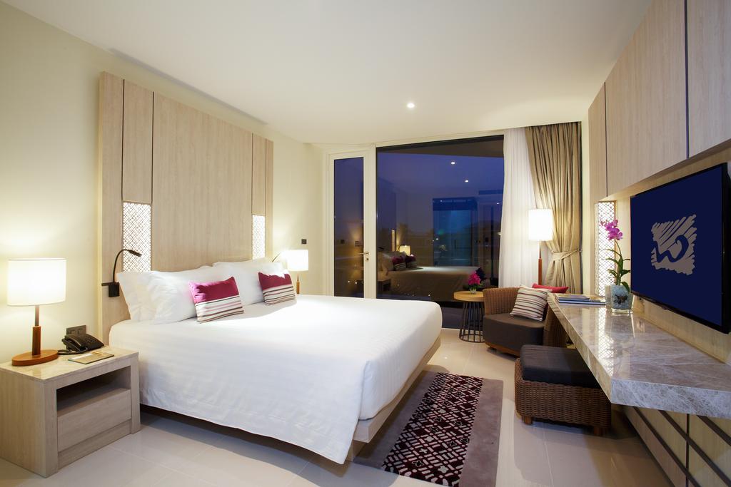 Oferty hotelowe last minute Splash Beach Resort (Ex.Grand West Sands Resort & Villas) Phuket