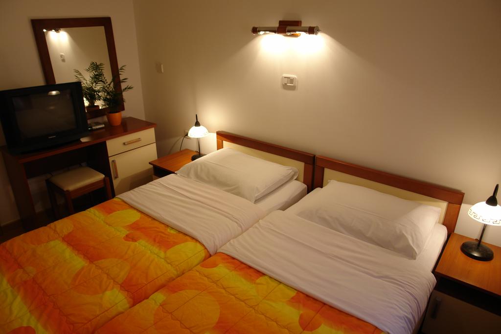 Горящие туры в отель Fineso Hotel Будва Черногория