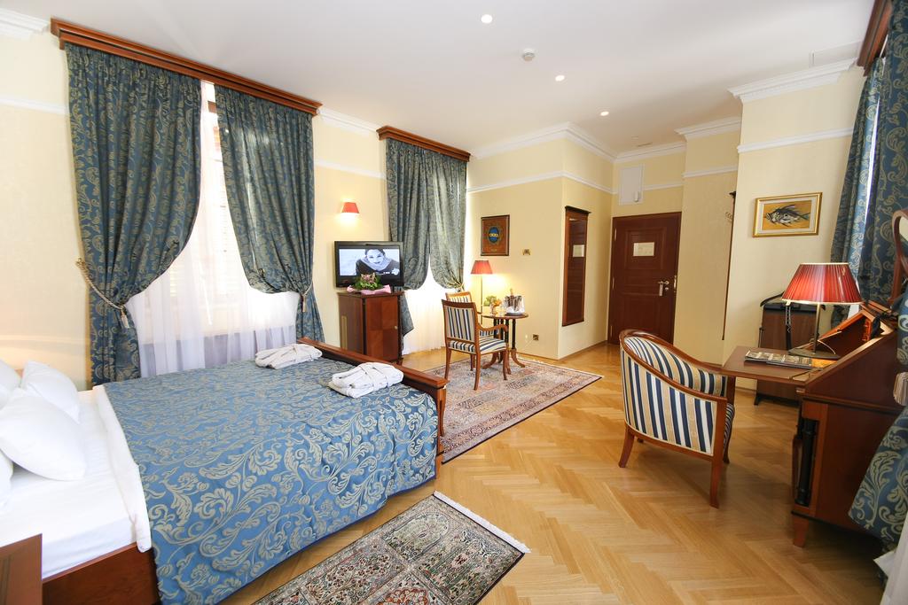 Горящие туры в отель Hotel Kazbek Дубровник Хорватия