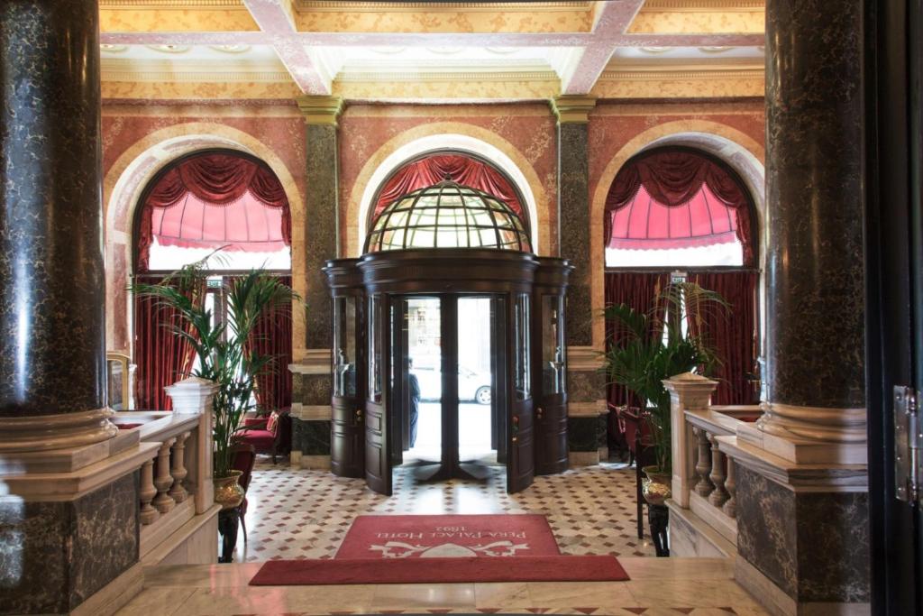 Горящие туры в отель Pera Palace Hotel Стамбул
