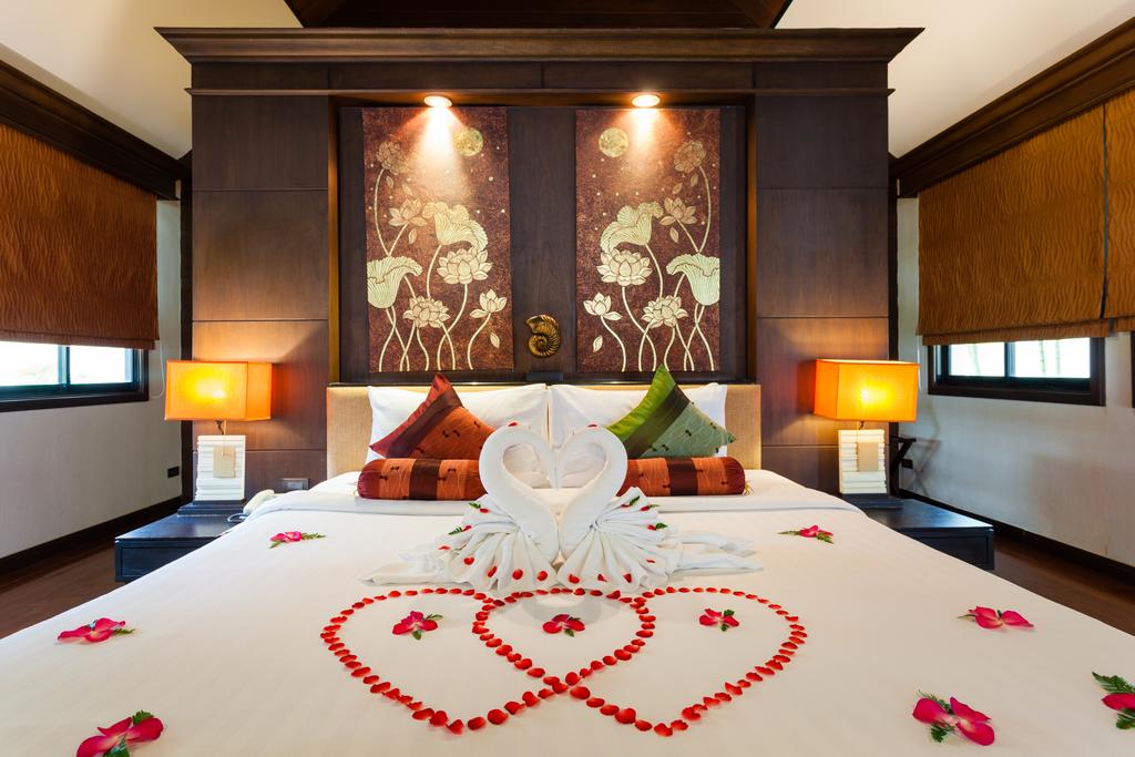 Ціни в готелі Alpina Phuket Nalina Resort