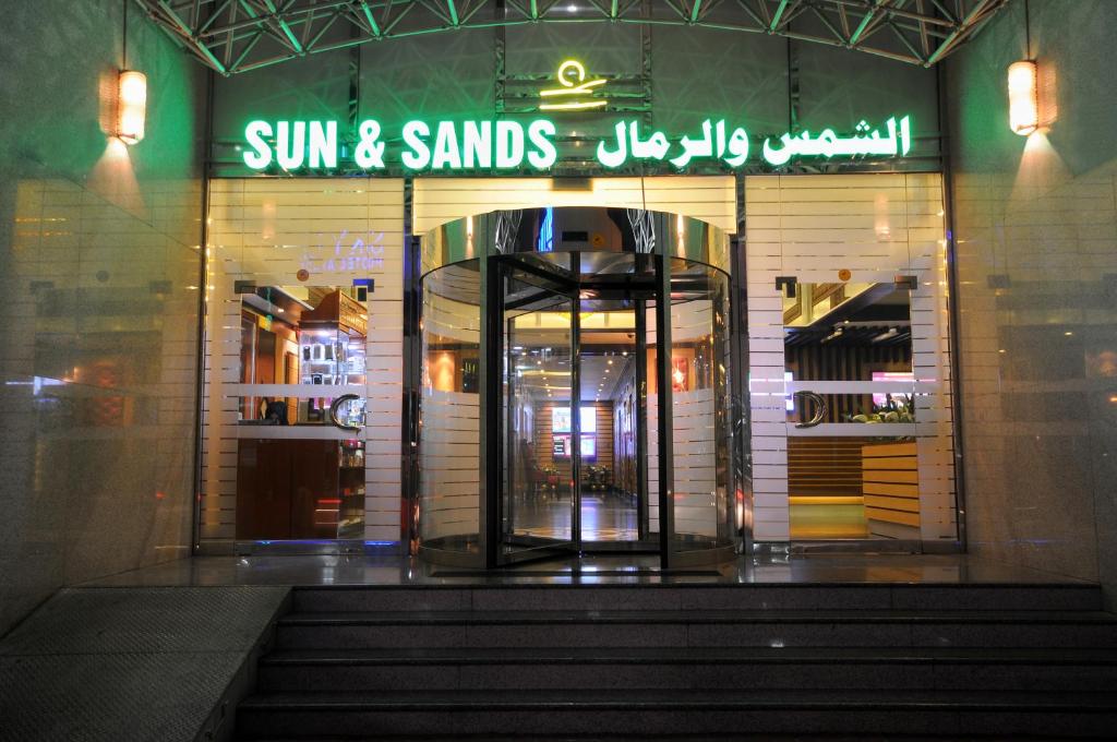 Dubaj (miasto), Sun and Sands Hotel, 3
