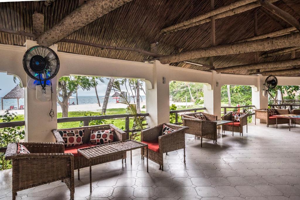 Горящие туры в отель Prideinn Paradise Beach Resort Момбаса Кения