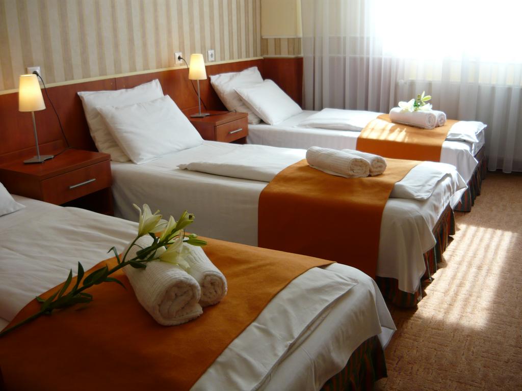 Atlantic Hotel, Budapest prices