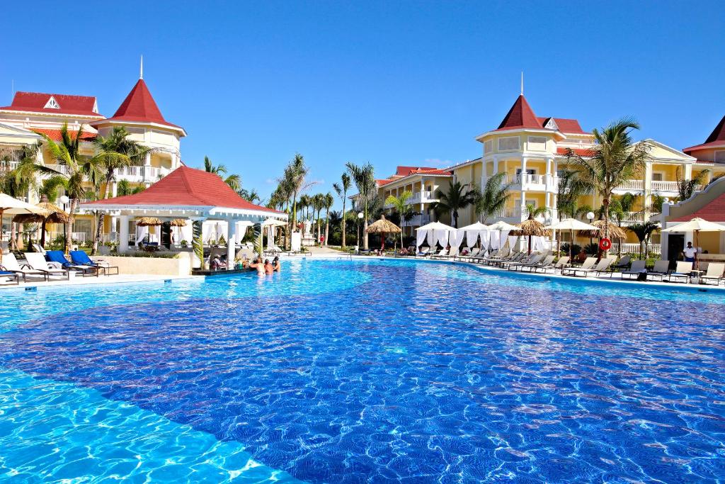 Відпочинок в готелі Bahia Principe Luxury Bouganville Ла-Романа