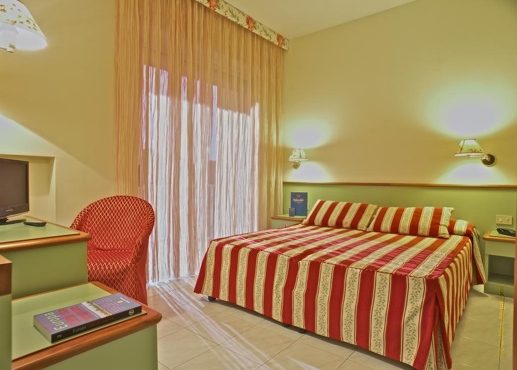 Горящие туры в отель Hotel Splendid Диано-Марина
