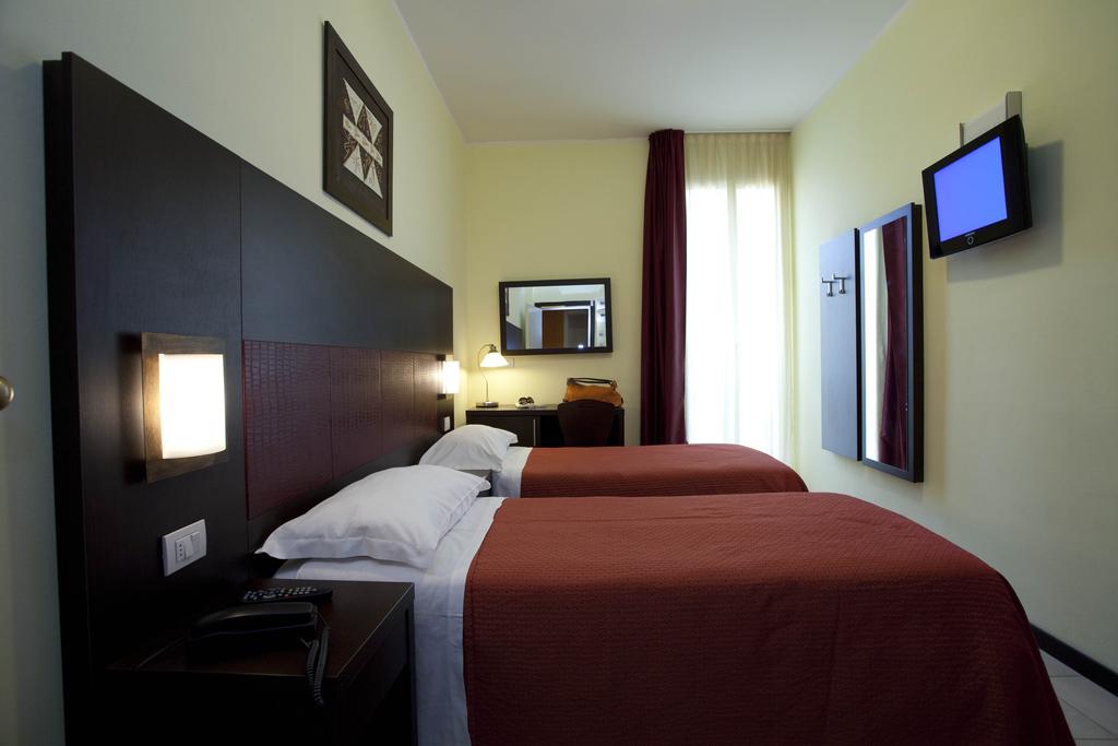 Hotel Alibi Італія ціни