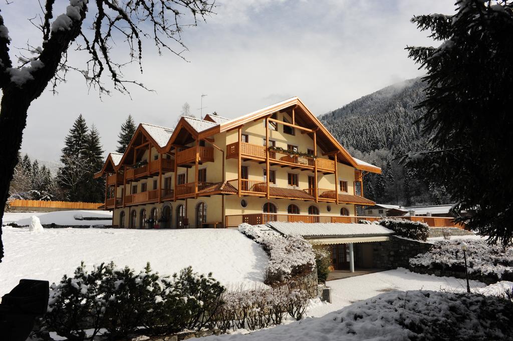 Holidays Dolomiti Apartment Resort (Pinzolo/Carisolo), APP, фотографии