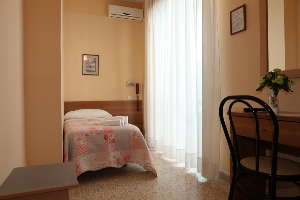 Відпочинок в готелі Staccoli (Rimini) Ріміні