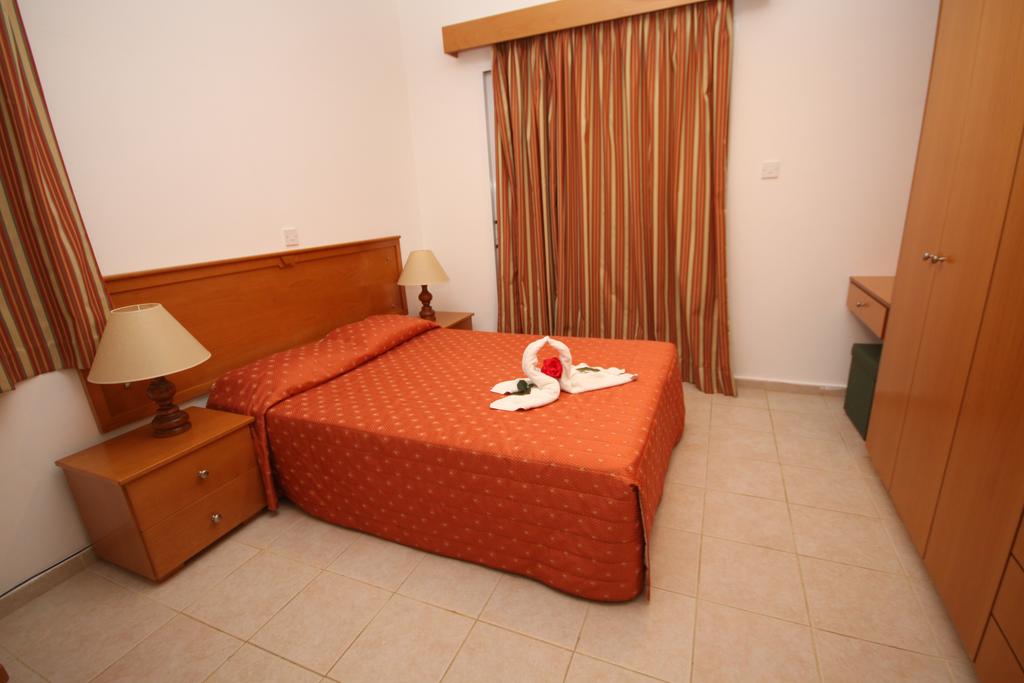 Odpoczynek w hotelu Kotsias Villas Patos Cypr