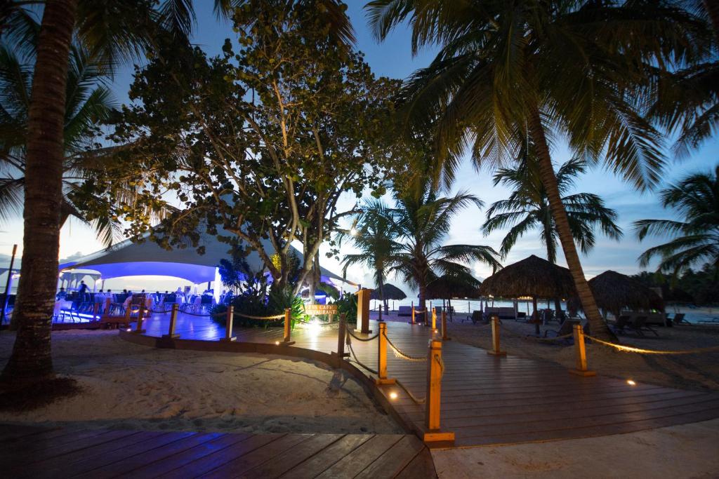 Viva Dominicus Palace by Wyndham photos and reviews