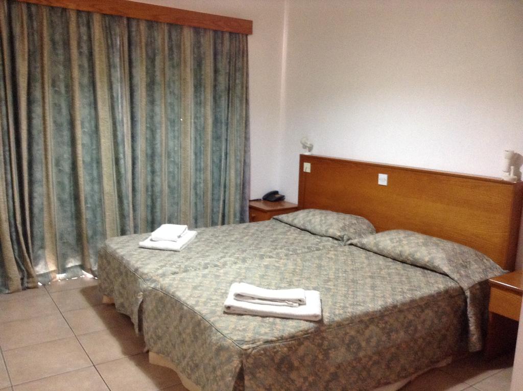 Відпочинок в готелі Valana Hotel Apts Лімассол Кіпр