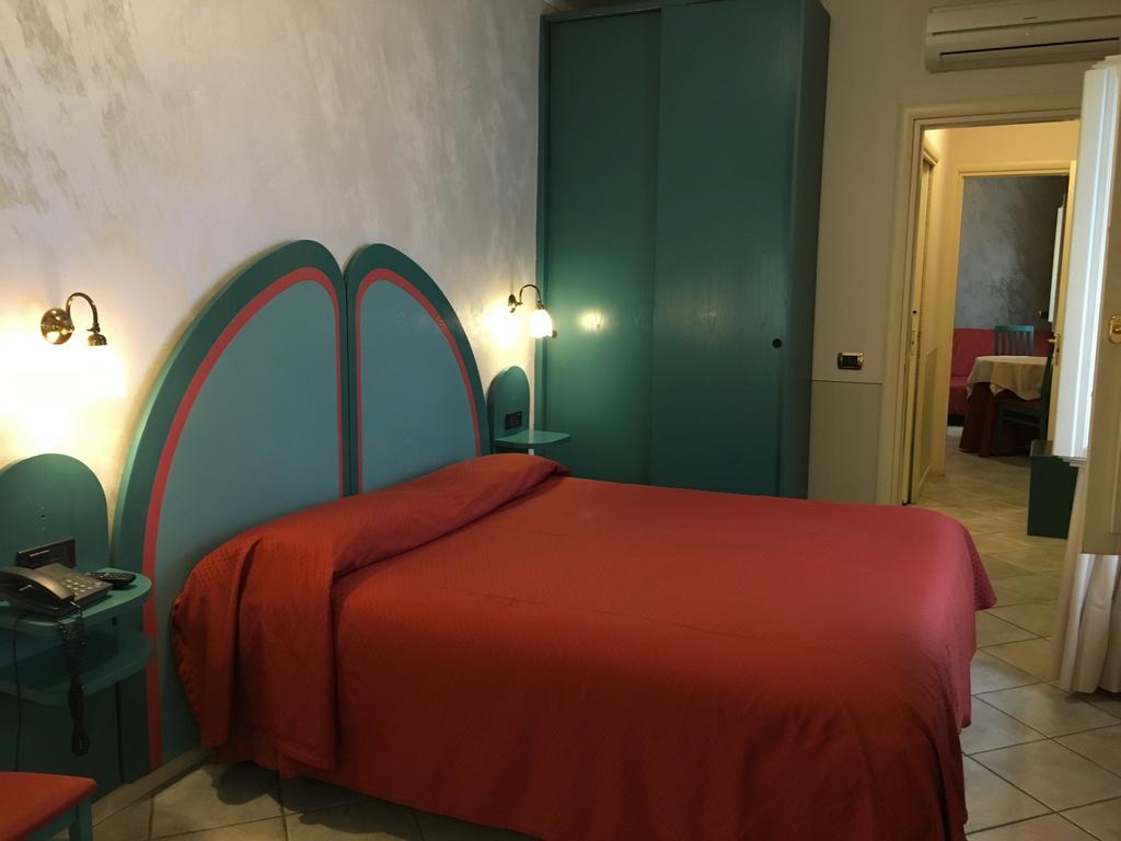 Hot tours in Hotel Hotel Alessi Lake Garda