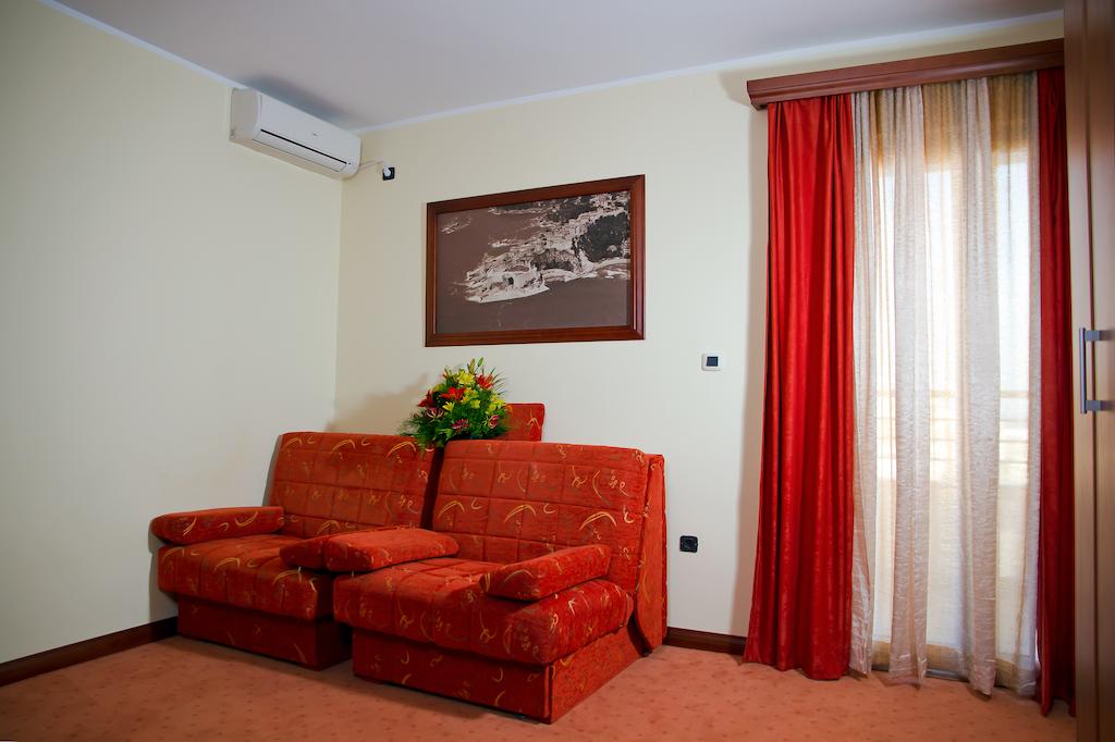Dolce Vita Hotel, Czarnogóra, Becici, wakacje, zdjęcia i recenzje