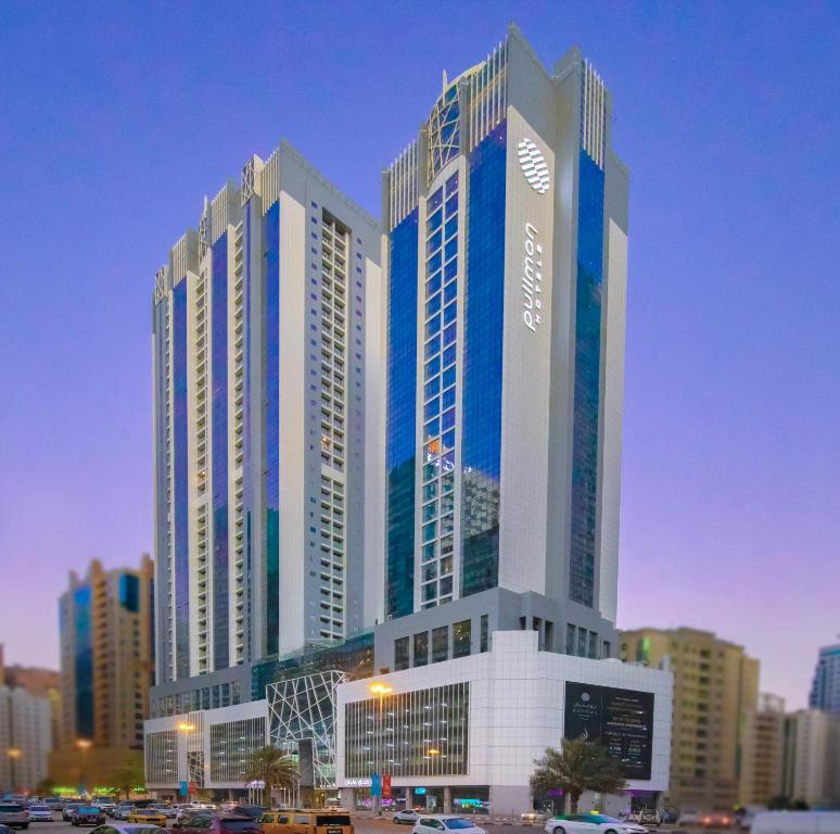 Отдых в отеле Pullman Hotel Sharjah Шарджа